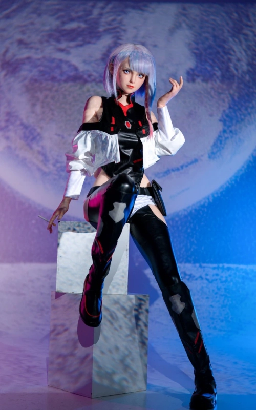 Cyberpunk Lucy, pronta para entrar em ação • SiliconGirls