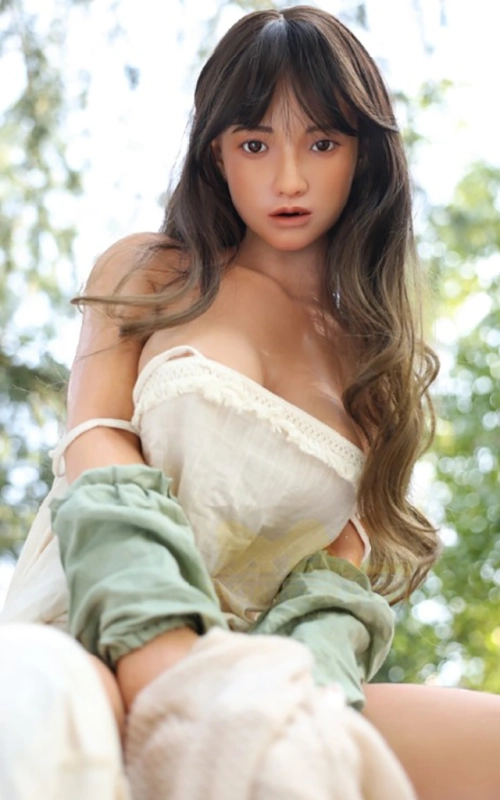 Himari, una asiática muy natural • SiliconGirls