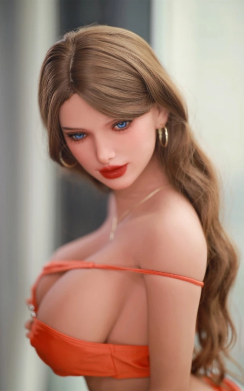 Alea, uma loira muito mimada • SiliconGirls