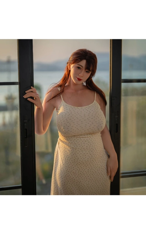 Haru, uma curvy impressionante • SiliconGirls