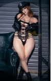 Amelie, una milf muy suculenta • SiliconGirls