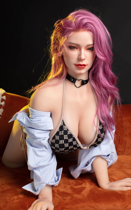 Queen, una chica muy especial • SiliconGirls