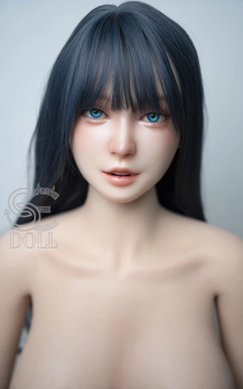 Maiya, uma jovem de quadris grandes • SiliconGirls