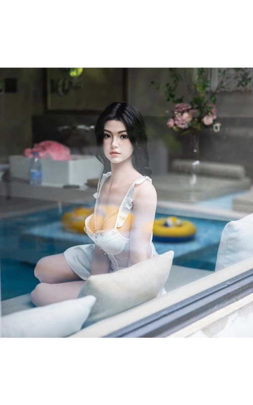 Gwen, beleza oriental • SiliconGirls