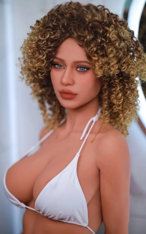 Zendaya, un cuerpazo CALIENTE • SiliconGirls