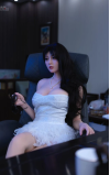 Joey, la curvy más exótica • SiliconGirls
