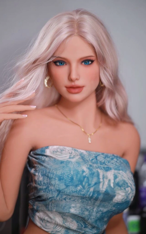 Lora, uma garota ousada e muito quente • SiliconGirls