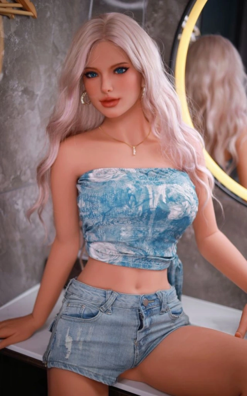 Lora, uma garota ousada e muito quente • SiliconGirls