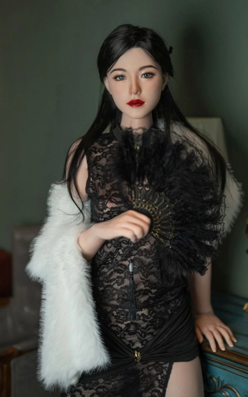 Kaylee, sua morena super explosiva • SiliconGirls