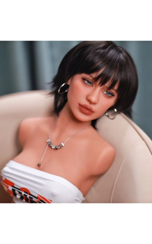 Torso Zendaya, un cuerpazo CALIENTE • SiliconGirls