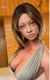 Carly, unas curvas impresionantes • SiliconGirls