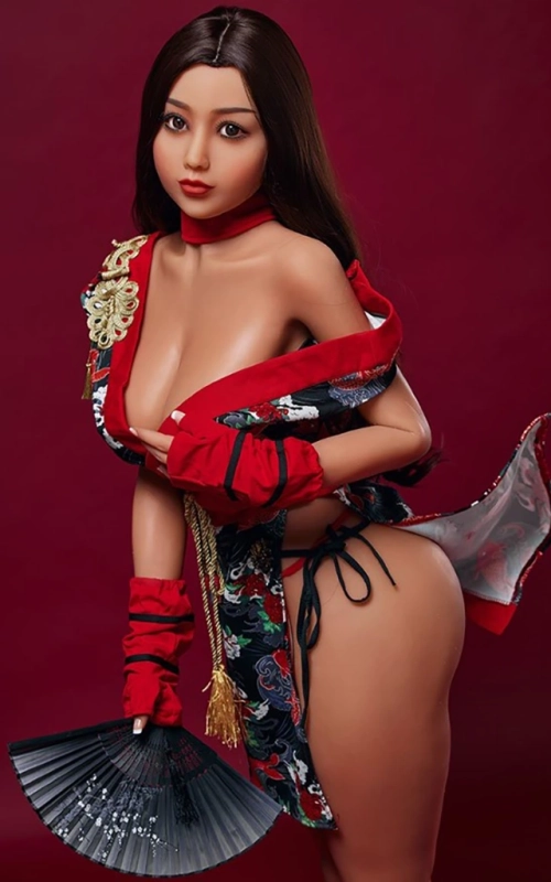 Saya, la Sex Doll curvy más exótica • SiliconGirls
