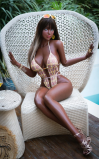 Lumani, una diosa del verano muy morena • SiliconGirls