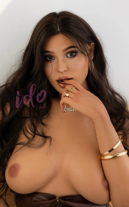 Saly, uma curvy muito explosiva • SiliconGirls