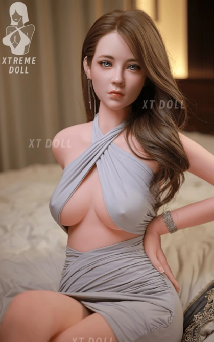 Aelene Moonlight, inocencia y placer • SiliconGirls