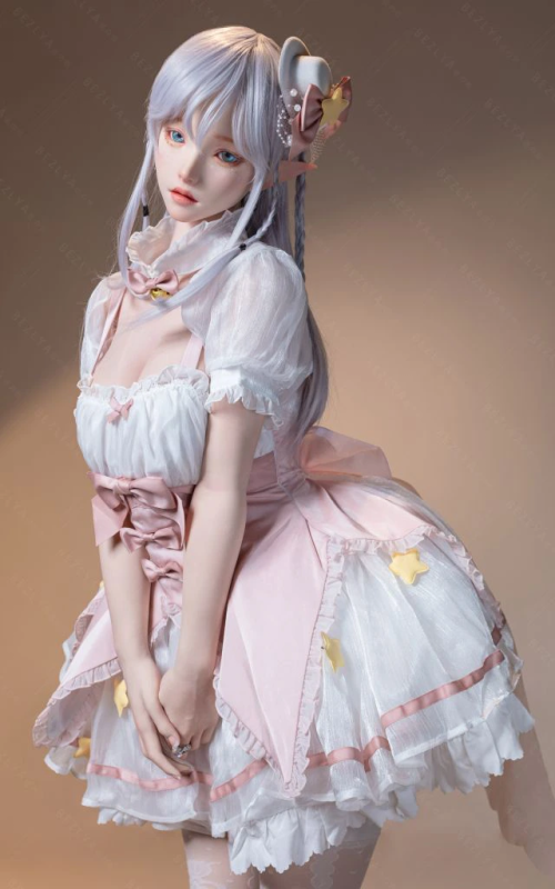 Calla, una elfa amante del estilo lolita Calla, una elfa amante del estilo lolita