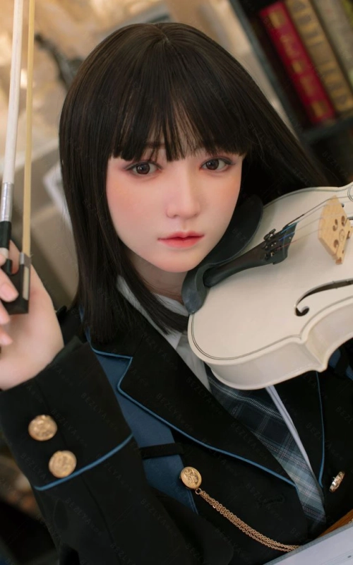 Sayaka, a tímida estudante de arte • SiliconGirls