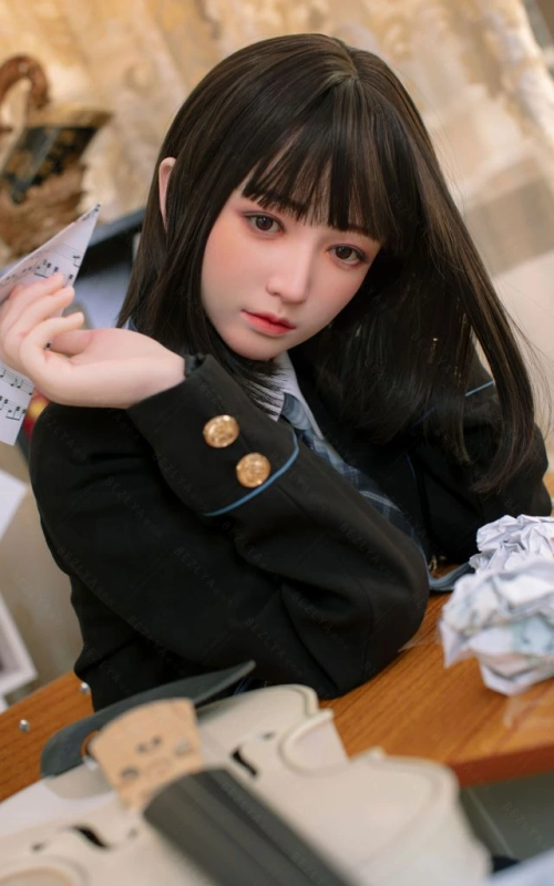Sayaka, a tímida estudante de arte • SiliconGirls