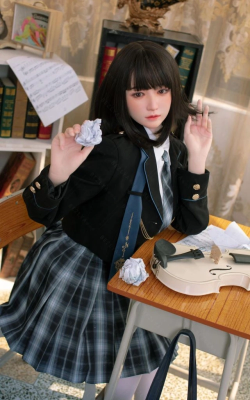 Sayaka, a tímida estudante de arte • SiliconGirls
