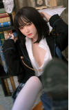 Sayaka, a tímida estudante de arte • SiliconGirls