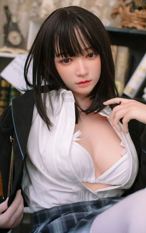 Sayaka, a tímida estudante de arte • SiliconGirls