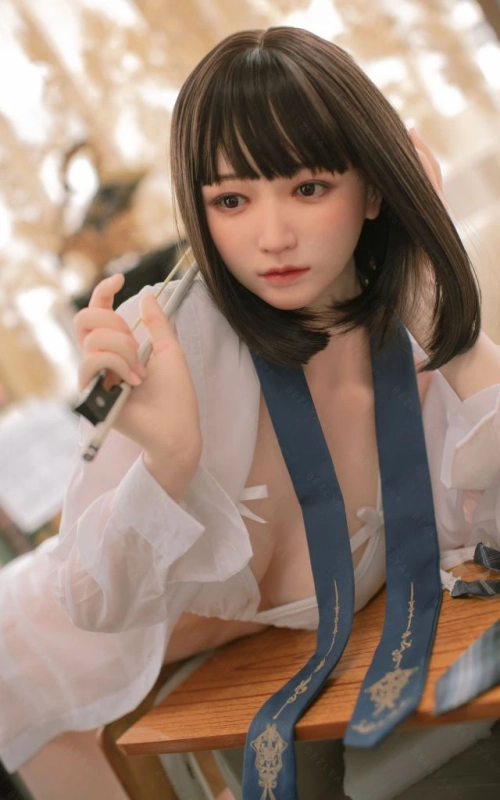 Sayaka, a tímida estudante de arte • SiliconGirls