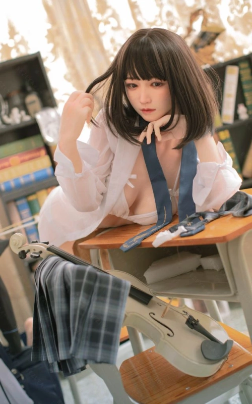 Sayaka, a tímida estudante de arte • SiliconGirls