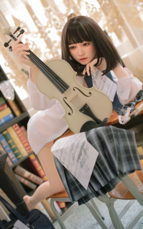 Sayaka, a tímida estudante de arte • SiliconGirls