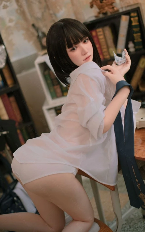 Sayaka, a tímida estudante de arte • SiliconGirls