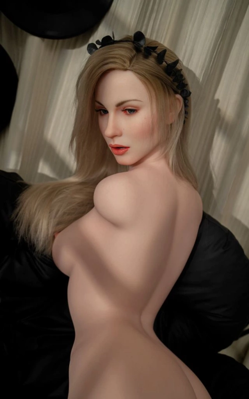 Olena, uma companheira sexual complacente • SiliconGirls