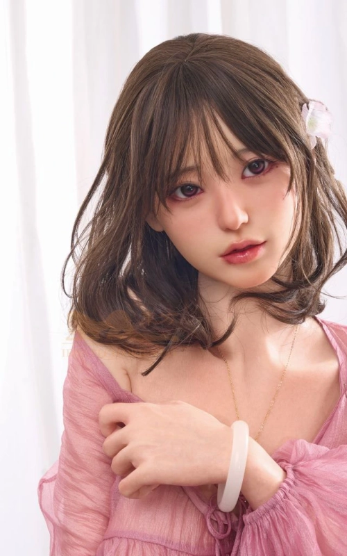 Misa, a tua bela flor oriental • SiliconGirls