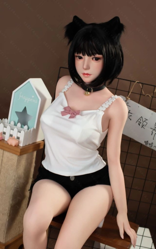 Yumi, a tua gatinha à procura de um lar • SiliconGirls