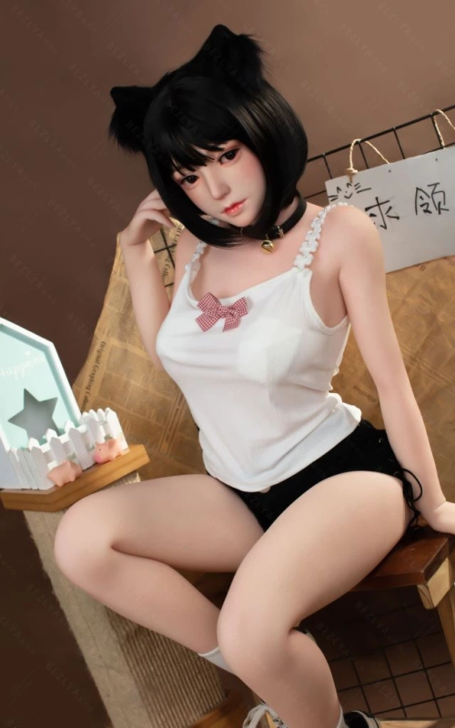 Yumi, a tua gatinha à procura de um lar • SiliconGirls