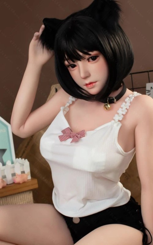 Yumi, a tua gatinha à procura de um lar • SiliconGirls