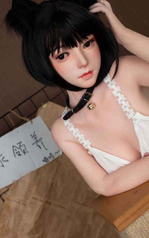 Yumi, a tua gatinha à procura de um lar • SiliconGirls