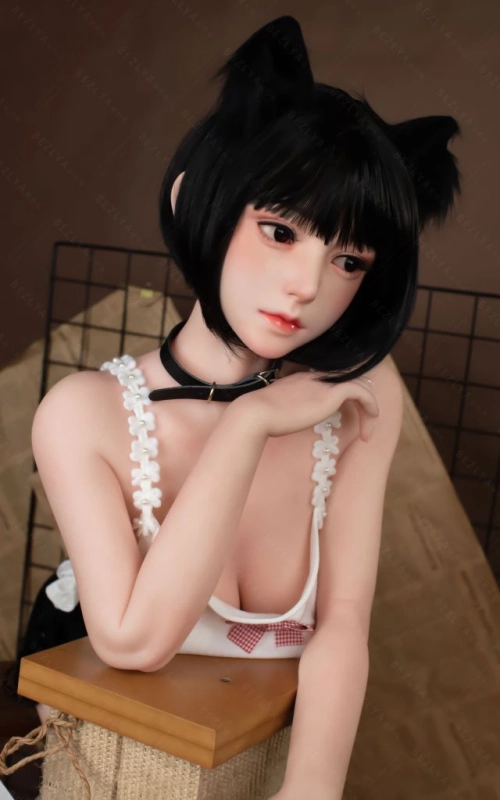 Yumi, a tua gatinha à procura de um lar • SiliconGirls