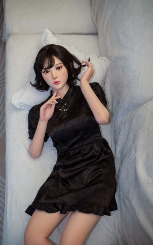 Mavis, tu novia dulce y tímida • SiliconGirls