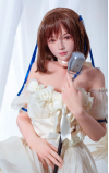 Holly, tu atractiva artista vocal • SiliconGirls