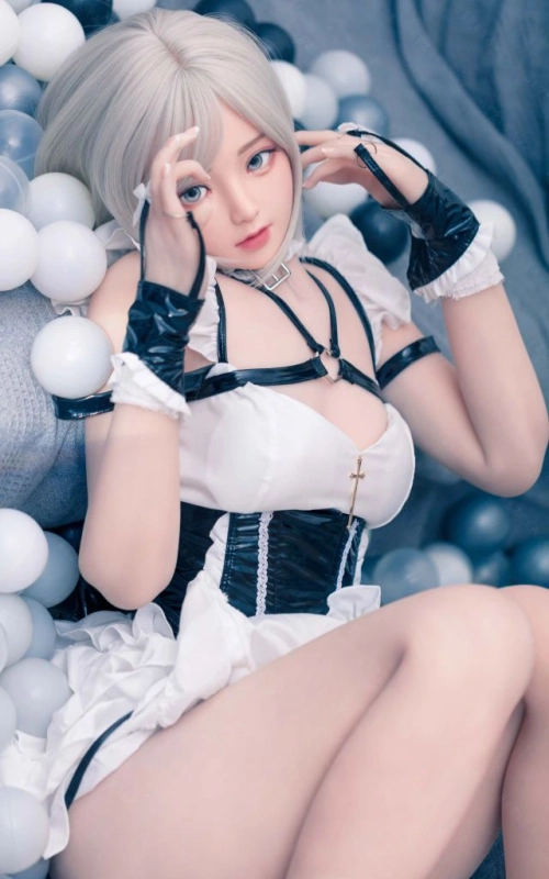 Convalina, tu novia dulce y joven • SiliconGirls