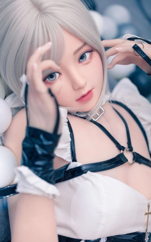 Convalina, tu novia dulce y joven • SiliconGirls