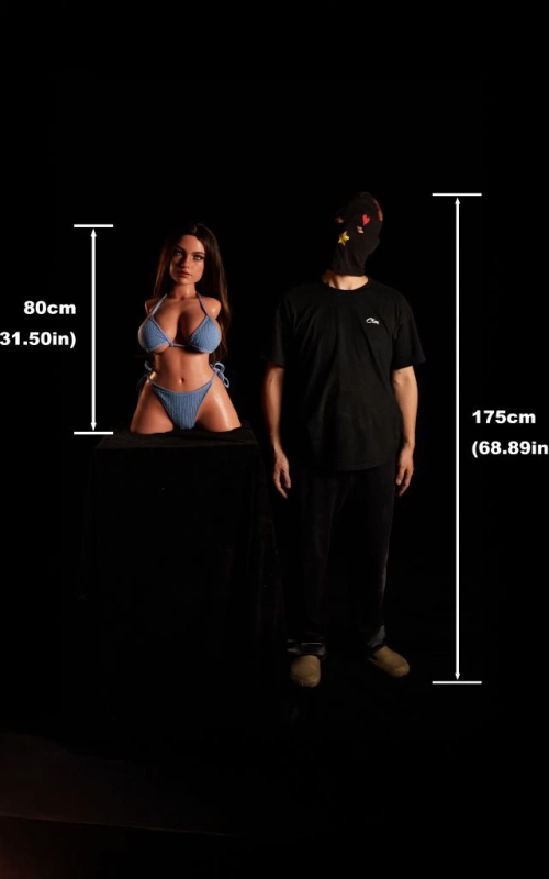 Torso Eliza, una latina de armas tomar • SiliconGirls