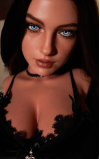 Torso Eliza, una latina de armas tomar • SiliconGirls