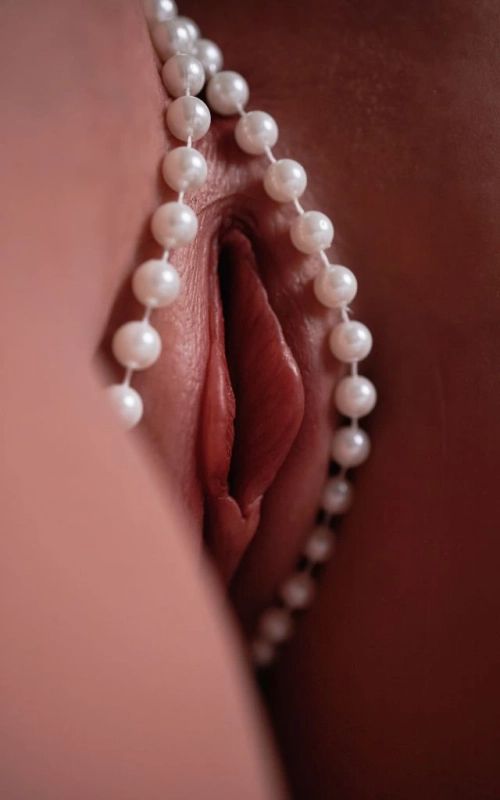 Torso Hazelle, una curvy seductora • SiliconGirls