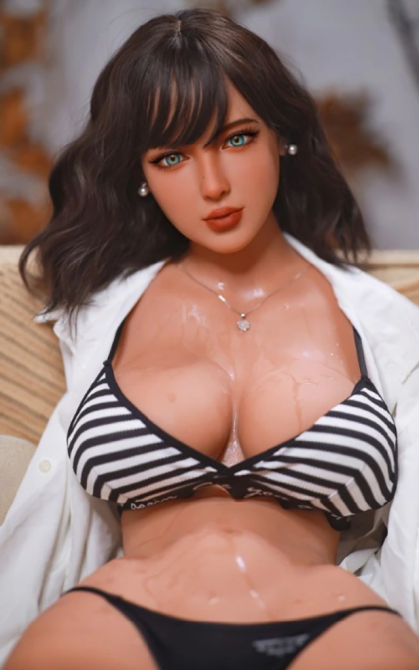 Eugenie, lo mejor se guarda en frasco pequeño • SiliconGirls