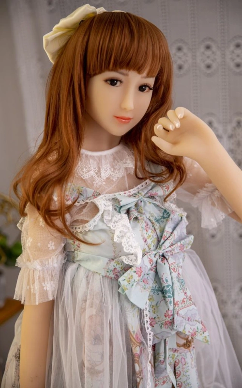 Mini Lina, una chica alegre y juvenil • SiliconGirls