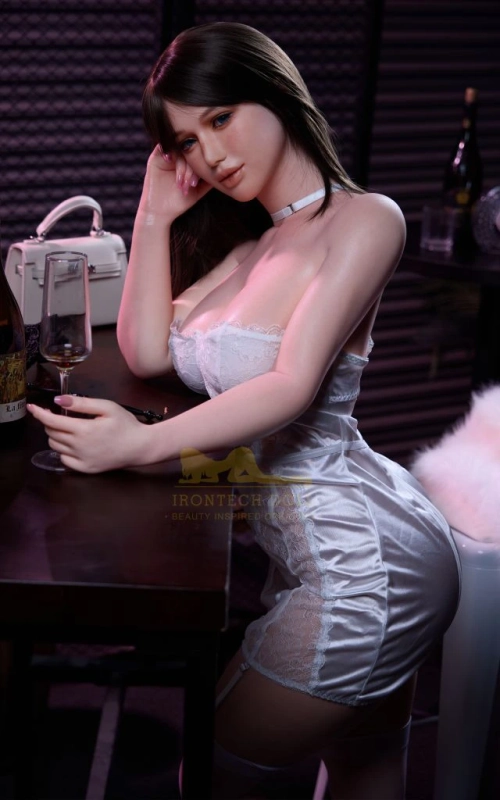 Celina, tu compañera perfecta y leal • SiliconGirls