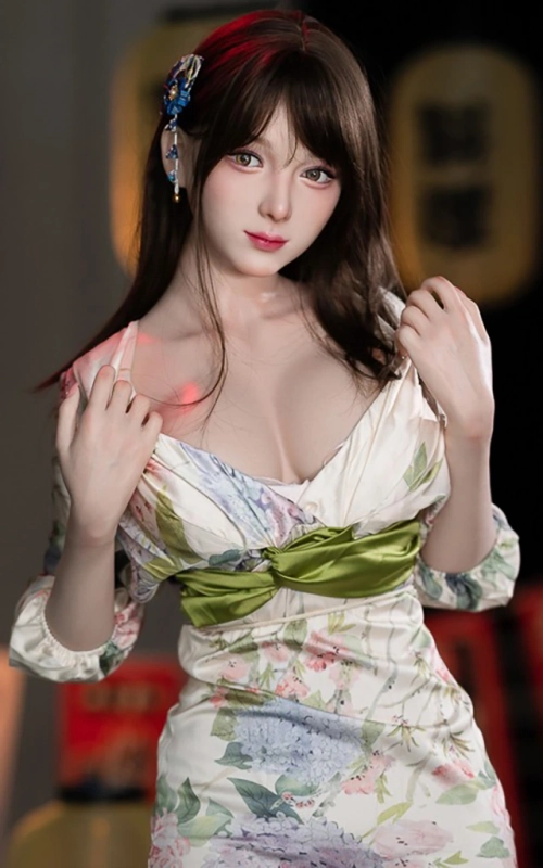 Rika, tu "meido" servicial • SiliconGirls