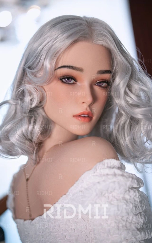 Arin, tu joven y hermosa amante • SiliconGirls