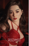 Louisa, uma beleza oriental única • SiliconGirls
