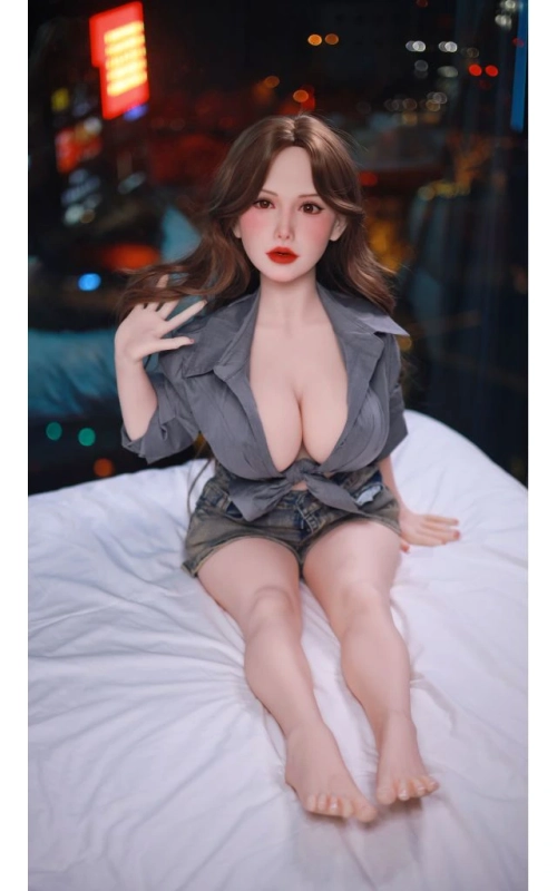 Mini Daisy, tu pequeña y sexy amante • SiliconGirls